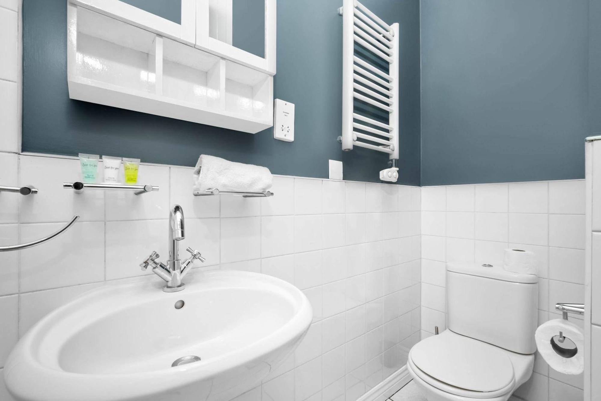 Luxury Two Bedroom - Ceentre - Balcony - Jq - Netflix & Wifi - 11b Apartamento